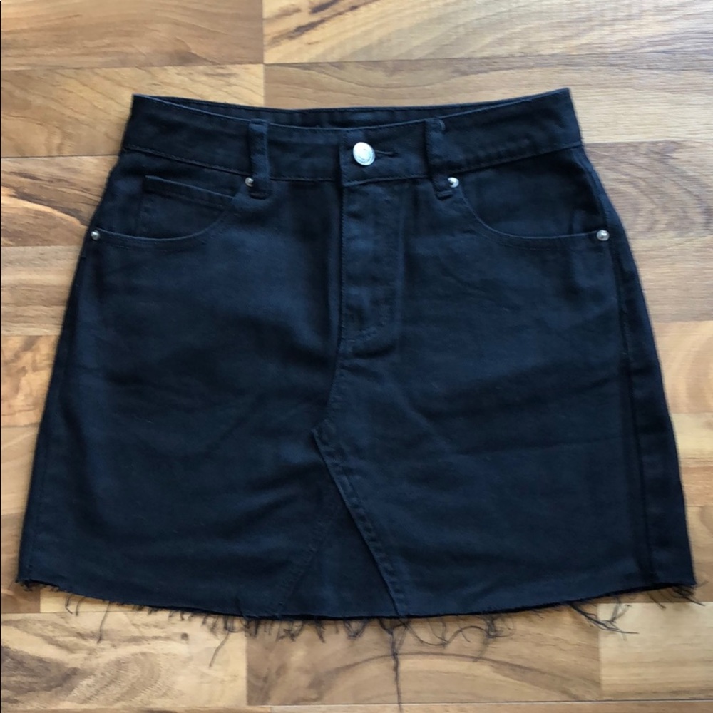 BLACK DENIM SKIRT